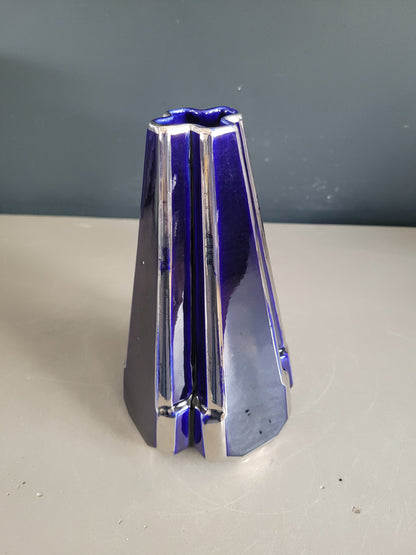 Vase pyramide art-deco Moulin des Loups & Hamage Nord - bleu et argent - Ref 959
