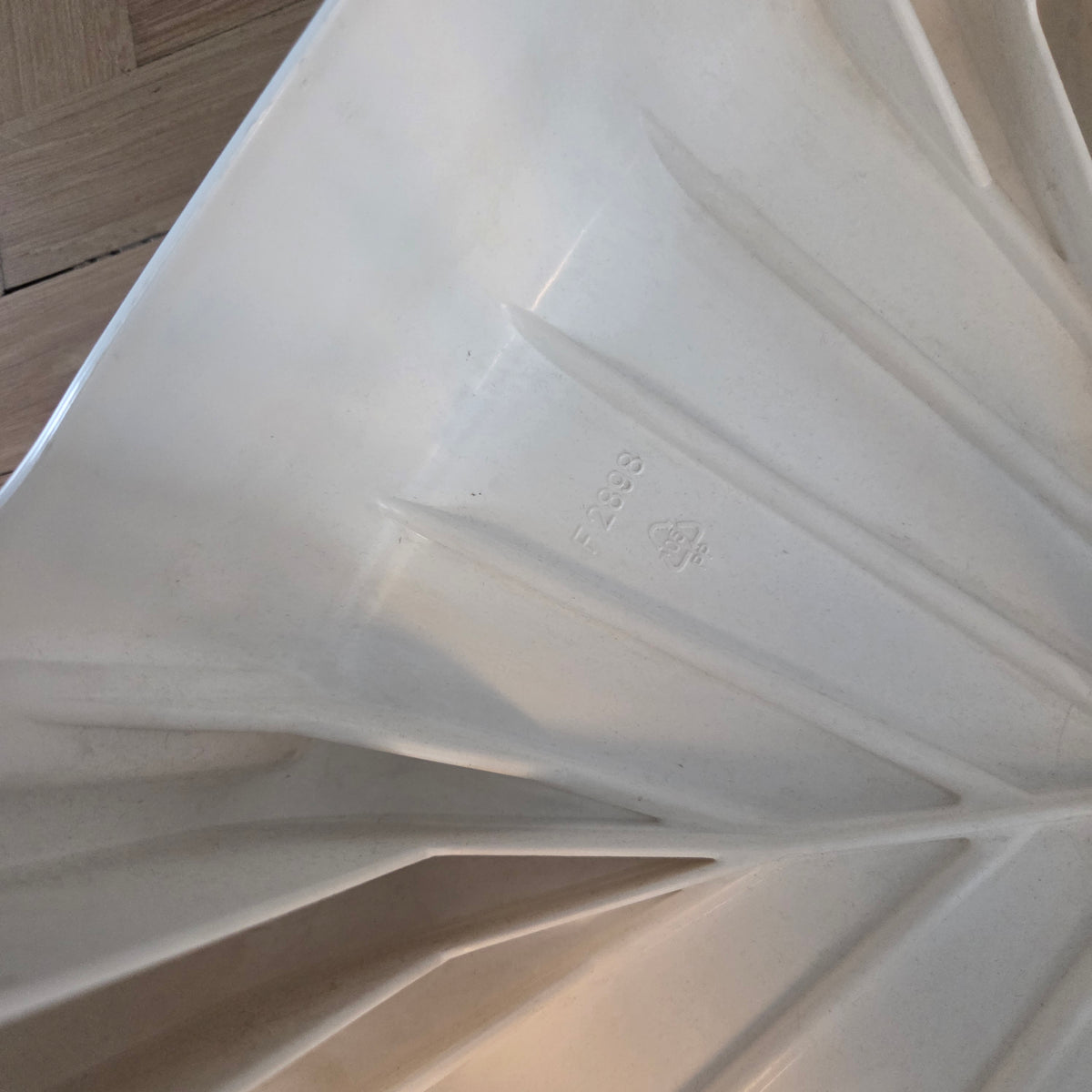 Tabouret - Bout de canapé en plastique blanc vintage - Ref 1412