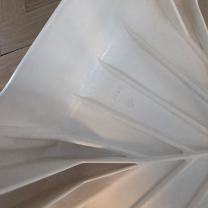 Tabouret - Bout de canapé en plastique blanc vintage - Ref 1412