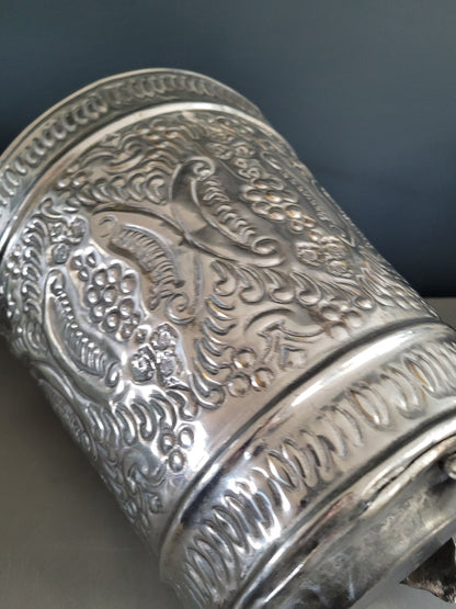 Seau de hammam ancien en métal argenté sculpté - Ref 910