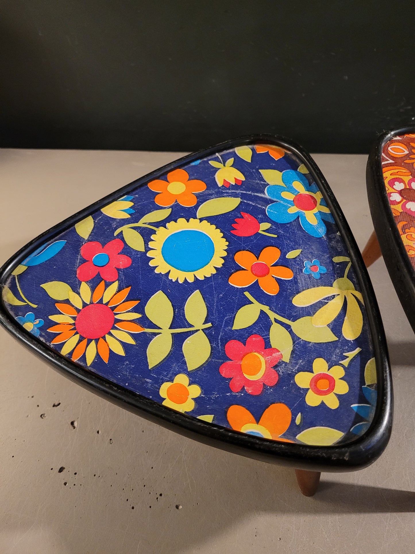 Paire de porte-plantes vintages  à motifs - Ref 574