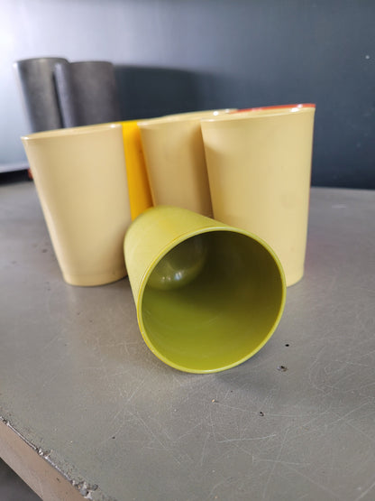 Lot de 7 gobelets en plastique Tupperware - Ref 582