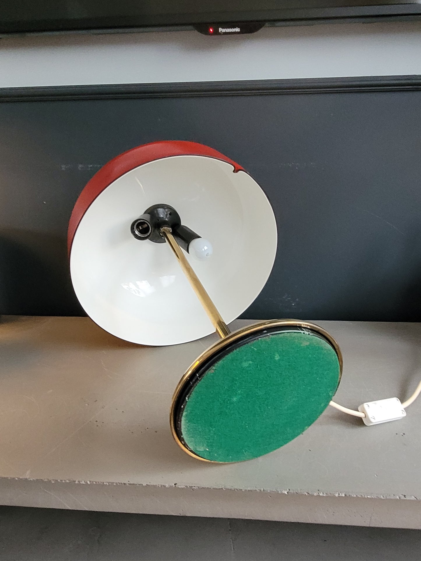 Lampe à poser vintage, abat-jour cloche et pied laiton - Ref 824