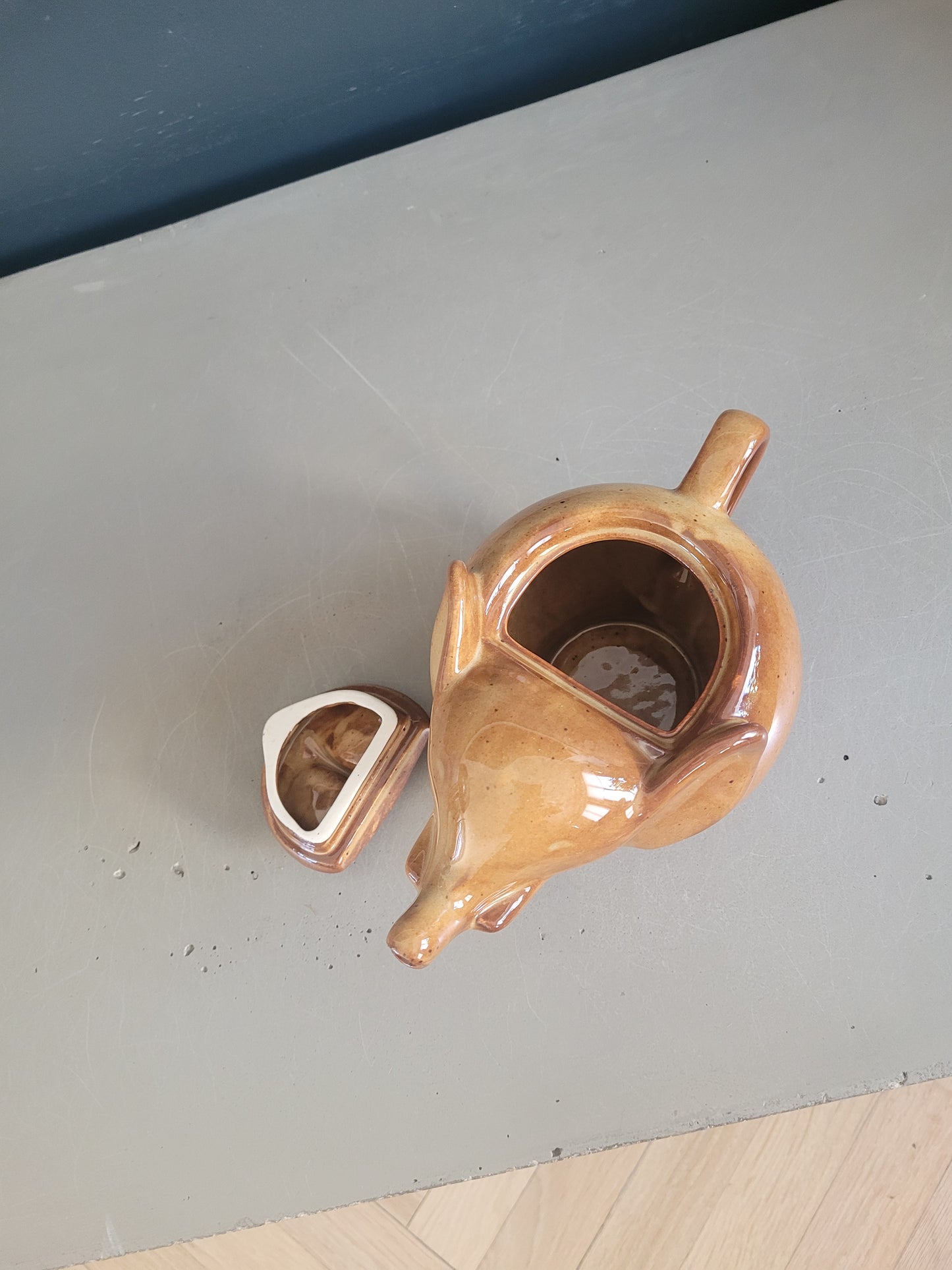 Théière Eléphant vintage en porcelaine marron - Ref 658