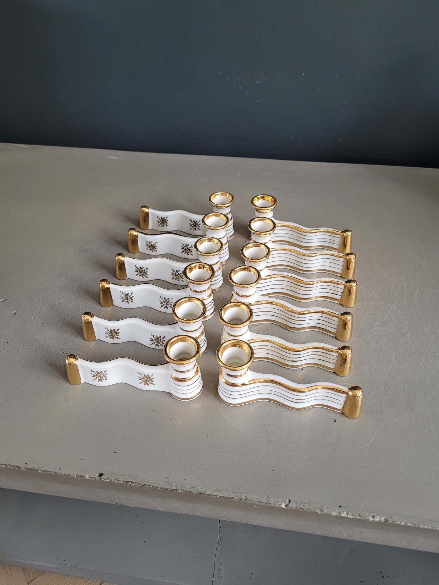 12 porte-couteaux en porcelaine de Limoges dans leur écrin- Ref 306