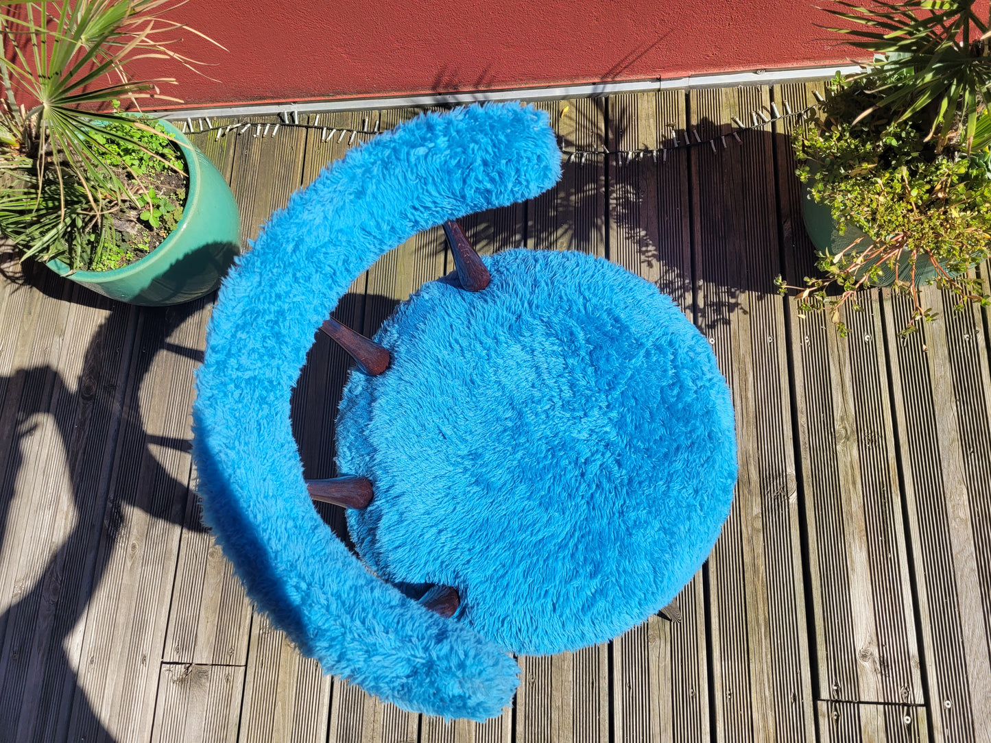 Chaise moumoute bleue vintage - Ref 551