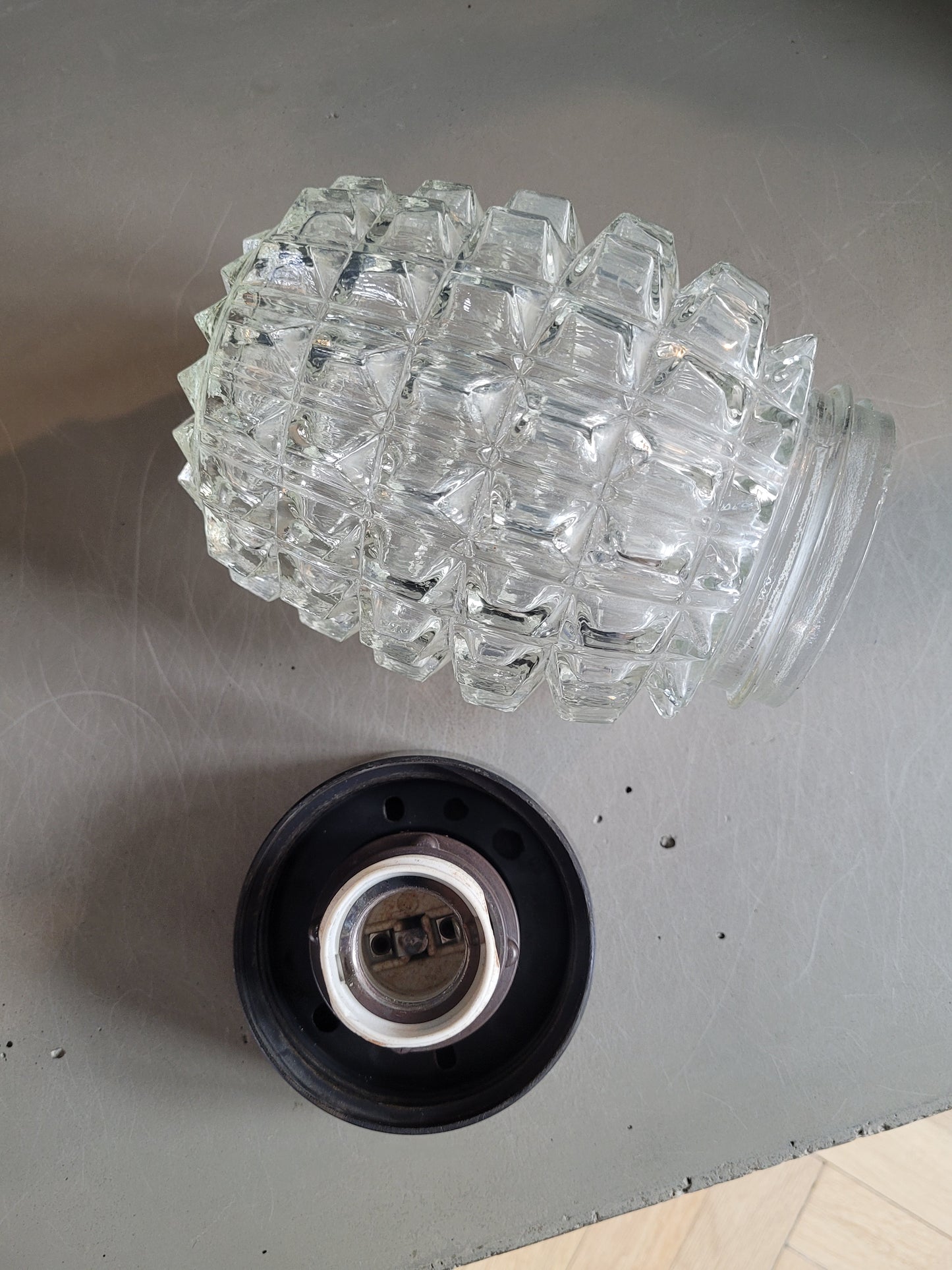 Applique vintage en verre moulé - Plafonnier - Ref 290