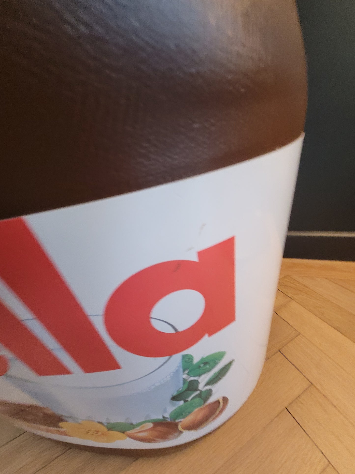 Table d'appoint / coffre Nutella - Ref 627