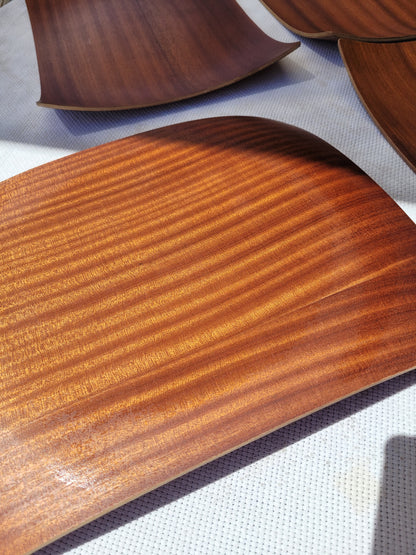 Assiettes de présentation en teck courbé- Lot de 7 - Ref 356