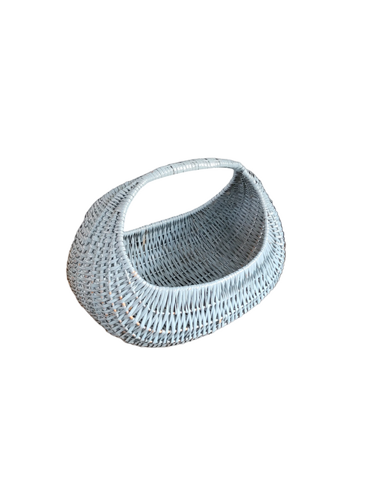 Panier en rotin peint en bleu turquoise - Ref 823