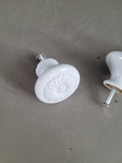 Trio de boutons de meubles en porcelaine blanche - Ref 532
