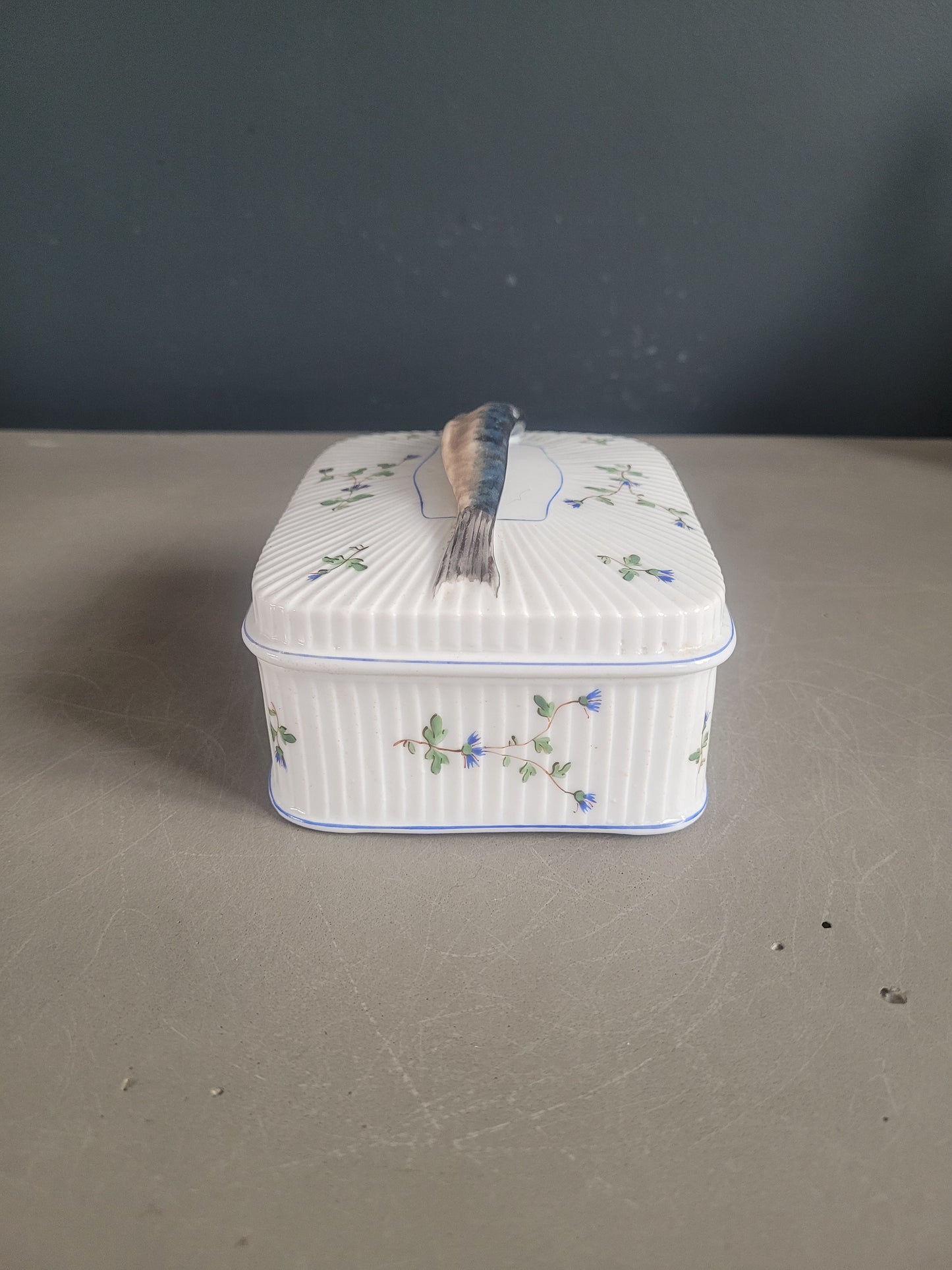 Boîte sardine en porcelaine de Mehun - Ref 441