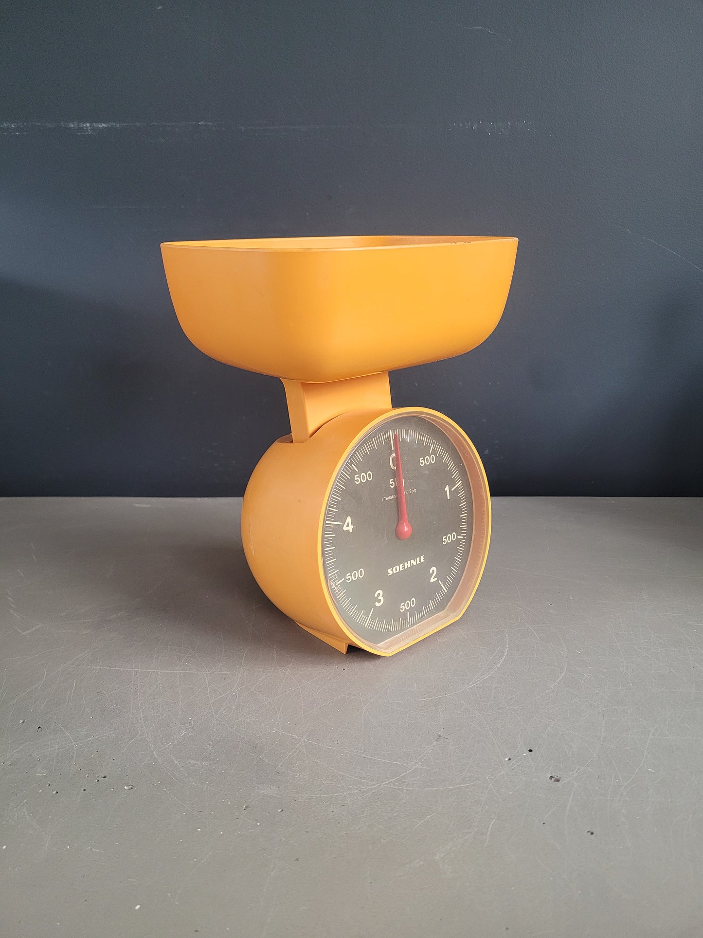 Balance vintage Soehnle en plastique orange - Ref 923