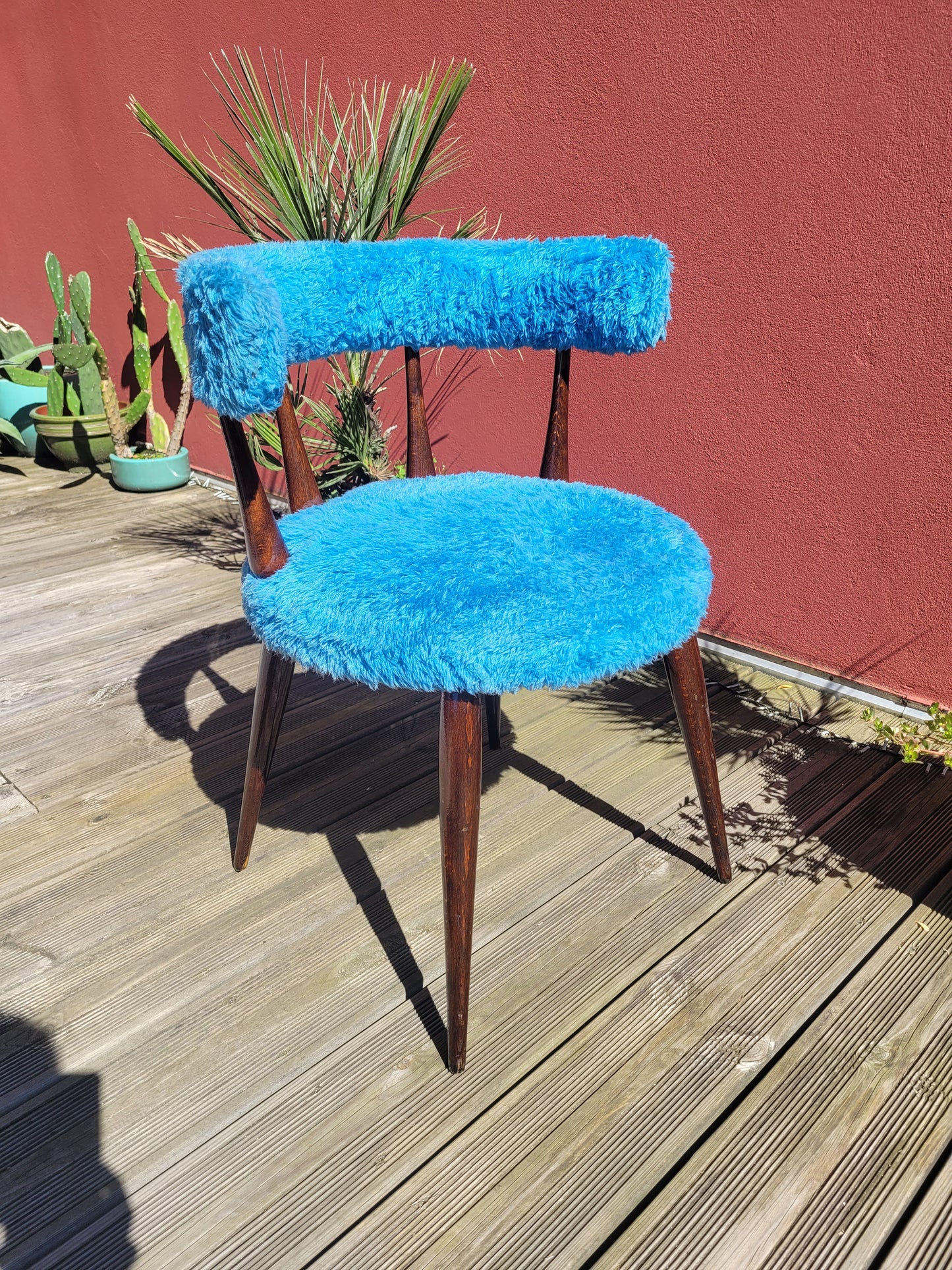 Chaise moumoute bleue vintage - Ref 551