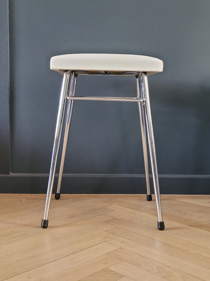 Tabouret vintage en Skaï et chrome- Ref 1017