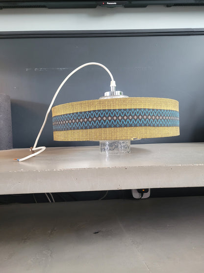 Suspension vintage globe en verre moulé et abat-jour- ref 619