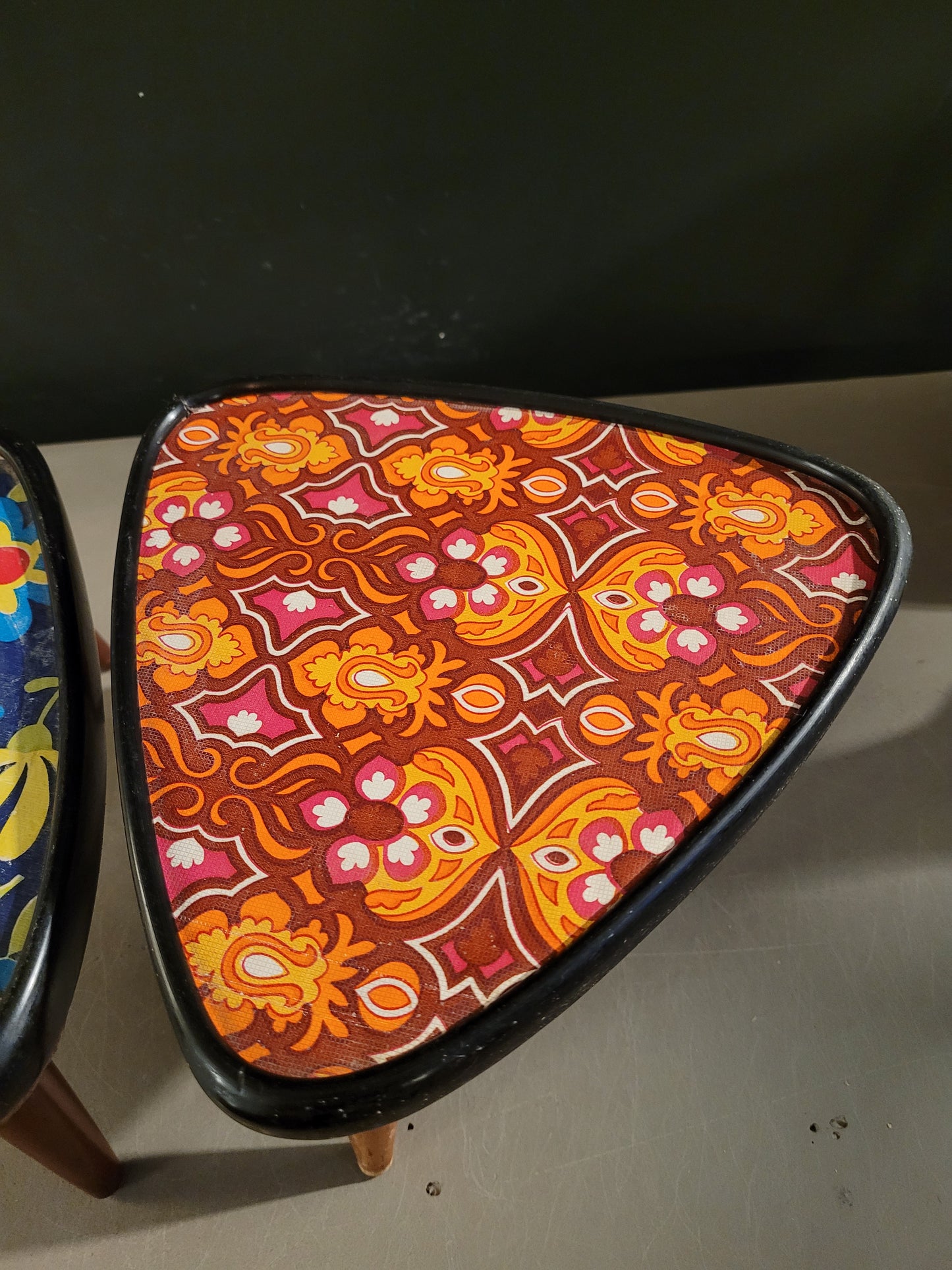 Paire de porte-plantes vintages  à motifs - Ref 574