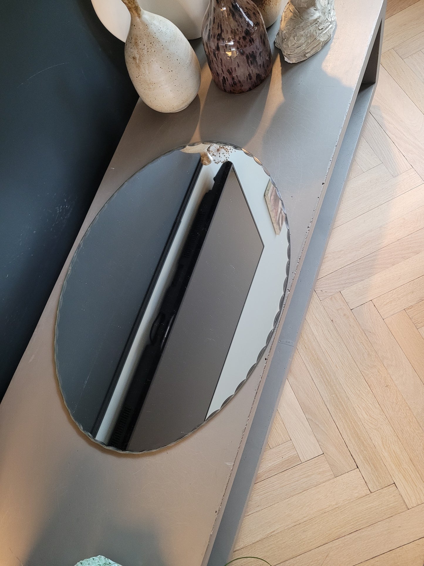 Miroir ovale ancien à bords ciselés - Ref 695