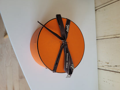 Carré plissé Hermès Gloria Soli par J. Metz - Ref 907